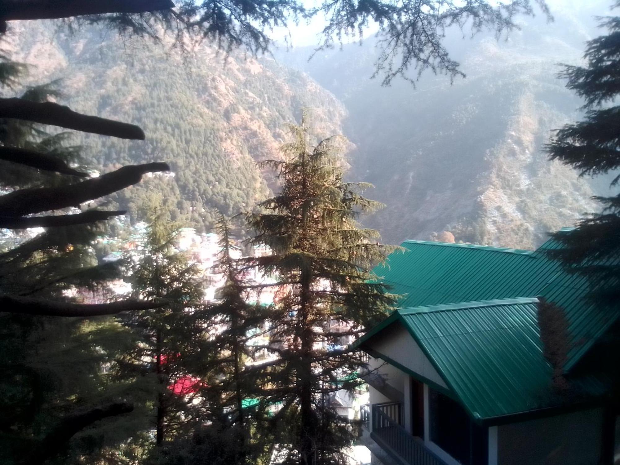 Himalayan Triund Trekking And Mountain View Vandrehjem Dharamshala Eksteriør billede